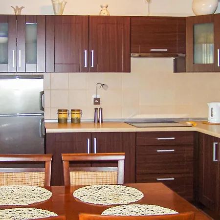 1 Bedroom In Daire *